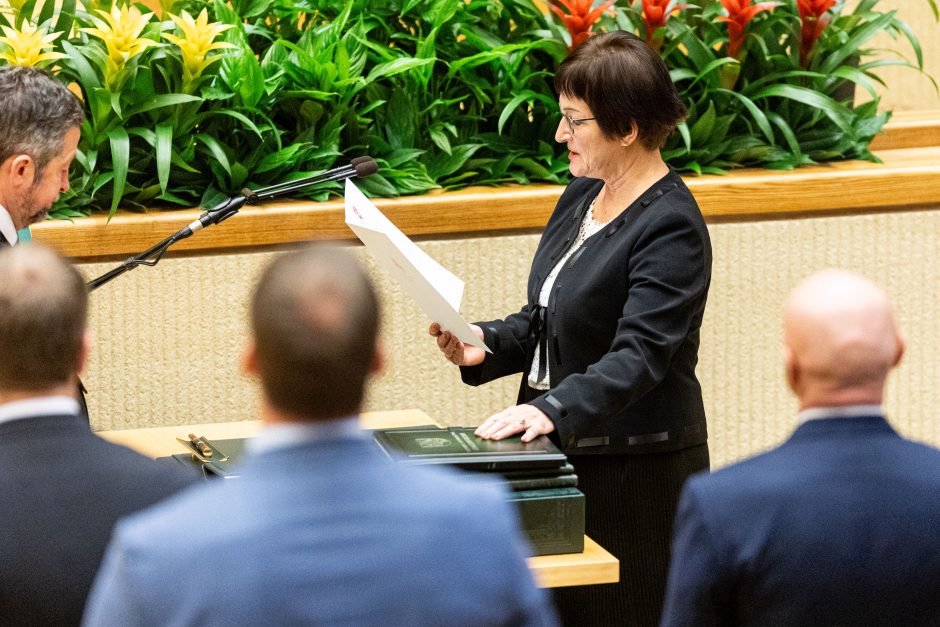 Prezidentas naujam Seimui: ne socialiniai tinklai, o Seimo rūmai nuo šiol yra jūsų darbo vieta