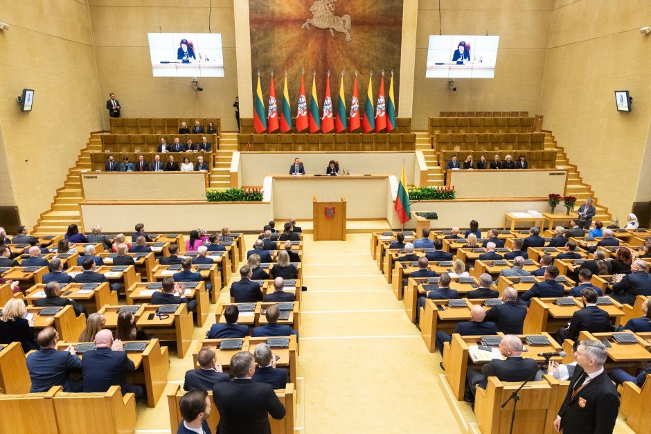 Prezidentas naujam Seimui: ne socialiniai tinklai, o Seimo rūmai nuo šiol yra jūsų darbo vieta