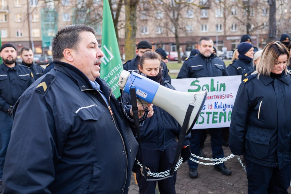 Įkalinimo įstaigų darbuotojų protestas