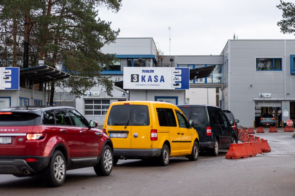 Dėl techninių nesklandumų neveikia automobilių techninės apžiūros stotys