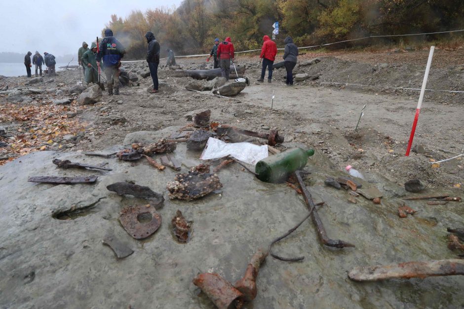 Dėl sausrų nusekusioje Dunojaus vagoje rasta senovinių lobių