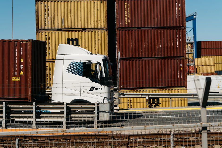 DFDS plečia savo parką elektra varomais vilkikais – užsakė dar 100 „Volvo“