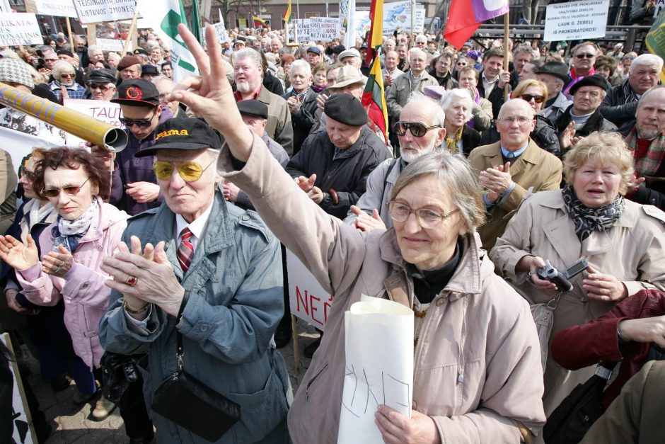 Premjeras: pensijų sistemos griauti neketinama