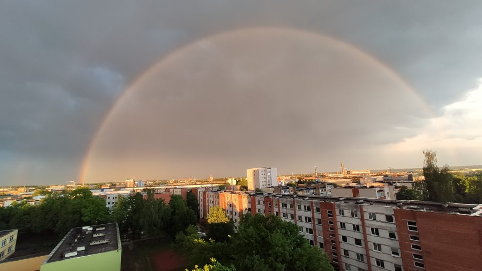 Trečiadienio vakarą Lietuvoje – lietus, griaustinis, debesys, vaivorykštė