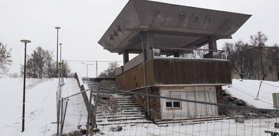 Praėjimas Trijų mergelių tiltu – jau uždarytas