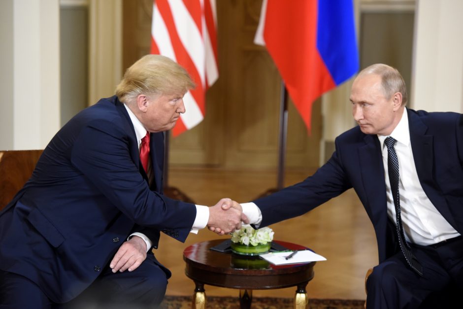 Su V. Putinu susitikęs D. Trumpas giria labai gerą pradžią