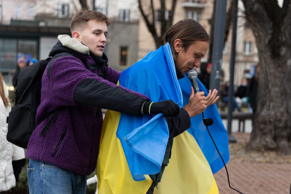 Prie Vyriausybės – mitingas palaikyti Ukrainą: raginama ekonomiškai neremti šalių agresorių