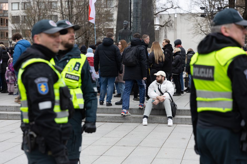 Prie Vyriausybės – mitingas palaikyti Ukrainą: raginama ekonomiškai neremti šalių agresorių