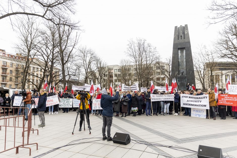 Dėl Trakų rajono švietimo įstaigų pertvarkos – protestas prie Vyriausybės 