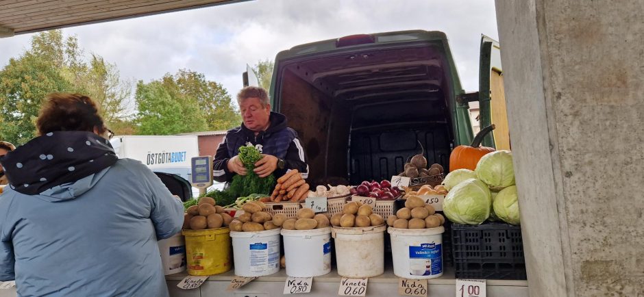 Mugėje – apstu ne tik žmonių, bet ir gardėsių