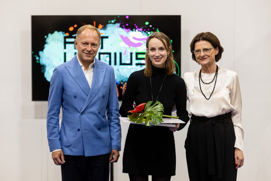 Premijomis apdovanoti šiuolaikinio meno mugės „ArtVilnius’23“ geriausieji