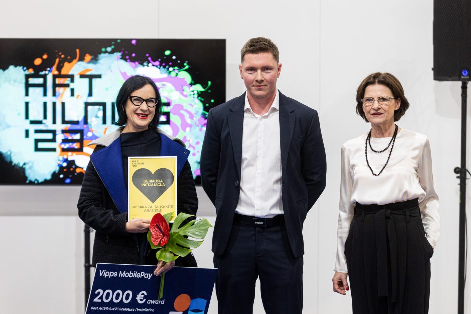 Premijomis apdovanoti šiuolaikinio meno mugės „ArtVilnius’23“ geriausieji