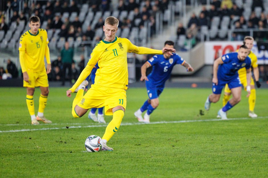 Lietuvos futbolininkai nusileido Rumunijai ir lieka be taškų