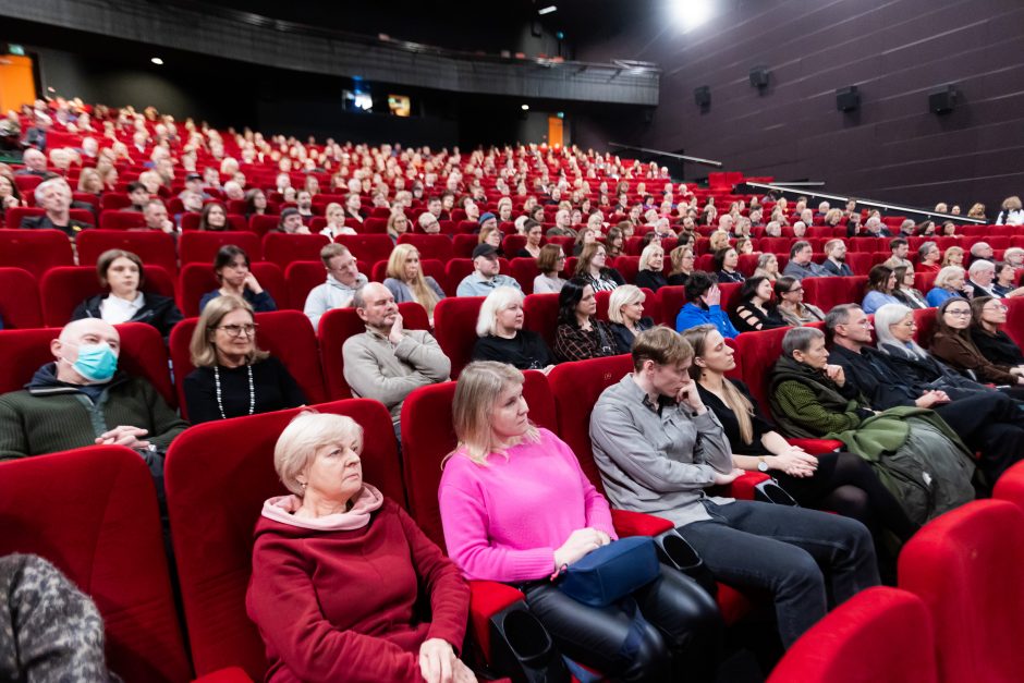 Pianistė M. Rubackytė muzikinio-biografinio filmo apie save pristatyti atvyko iš Paryžiaus