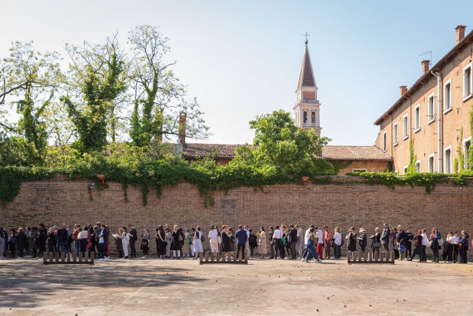 Lietuvos paviljonas įvertintas Venecijos bienalės „Auksiniu liūtu“