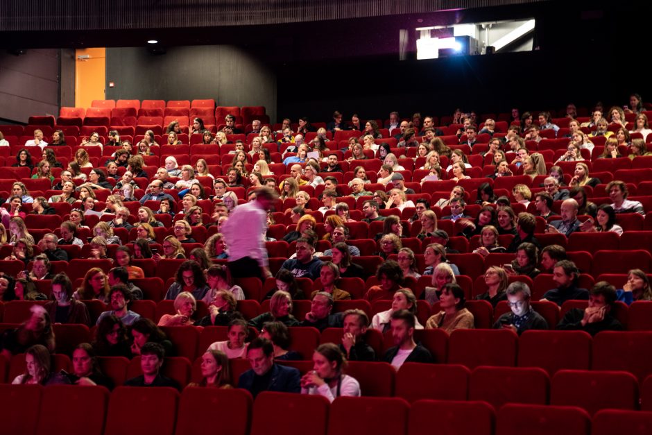 Prasidėjo „Nepatogus kinas“: atidarymo filmą po debatų išsirinko patys žiūrovai 