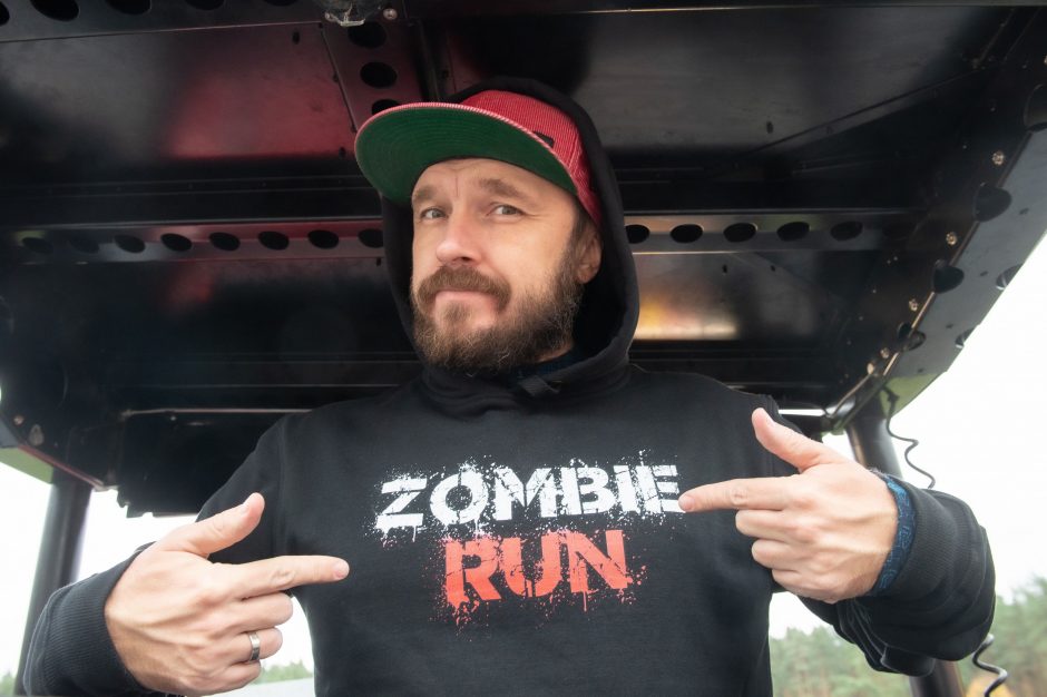 Tūkstančiai žmonių nepabūgo zombių – Vingio parke praūžė dar neregėtas bėgimas „Zombie Run“