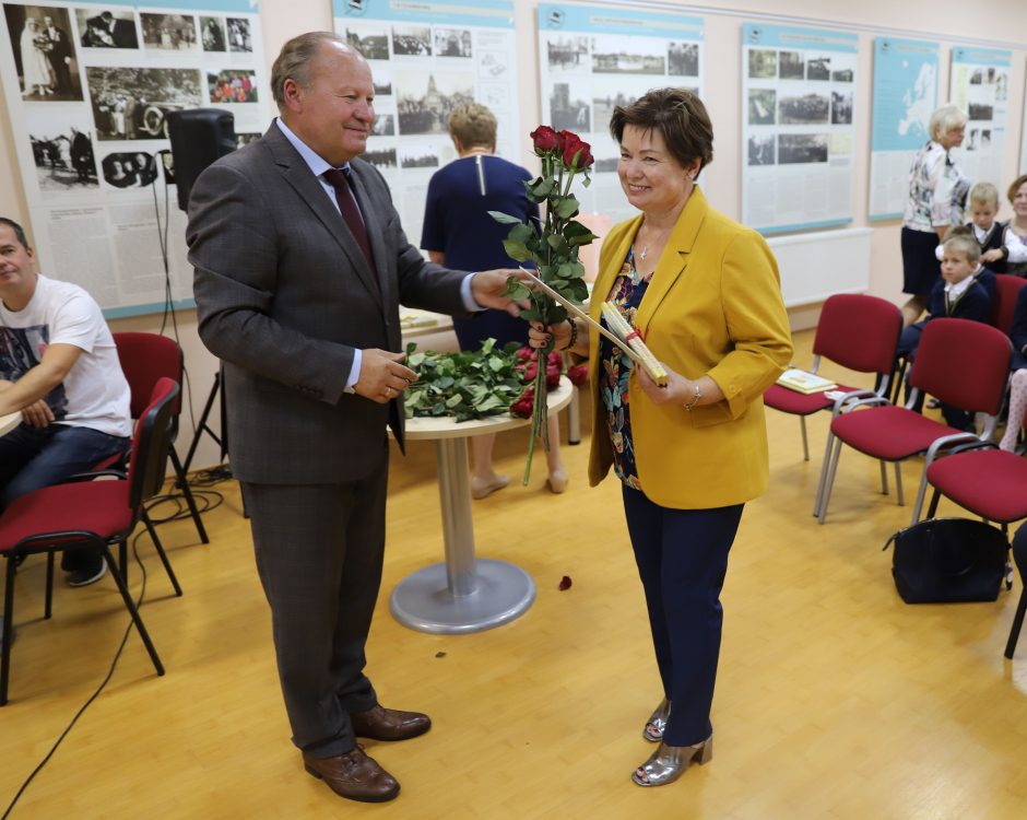 Fondas dovanojo pirmokams jau dešimtą knygelę