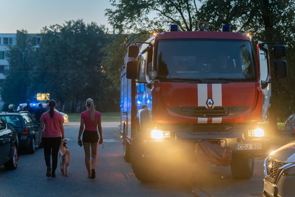 Dėl prisvilusio puodo į V. Krėvės prospektą atskubėjo ugniagesių, policijos, medikų ekipažai