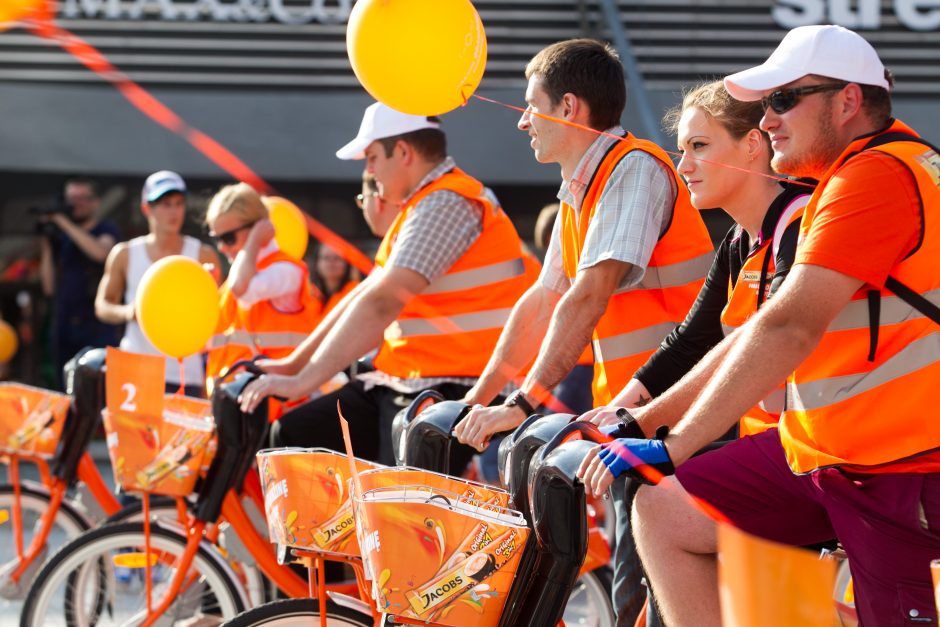 Oranžiniai dviračiai užplūdo sostinės gatves