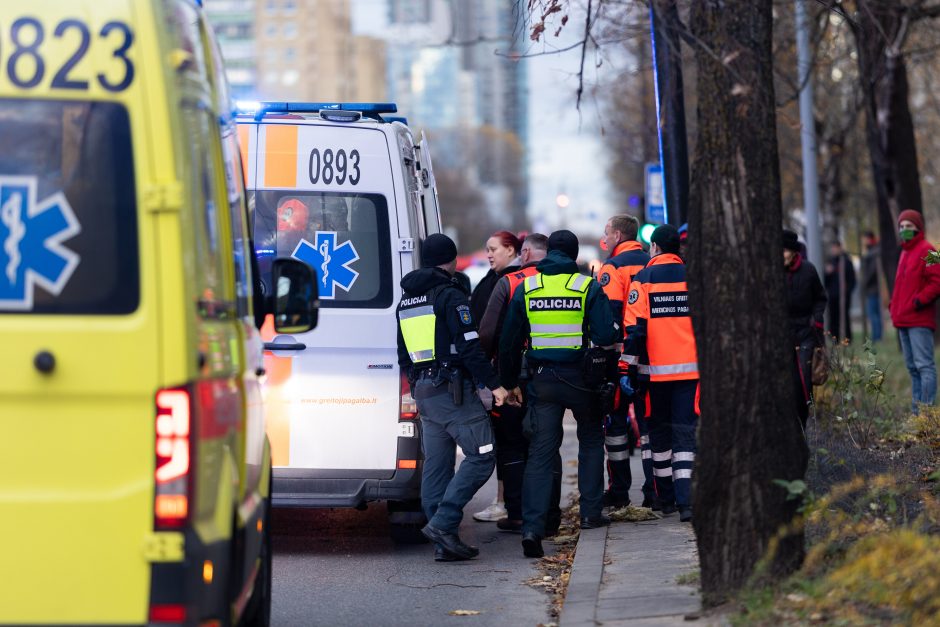 Vilniuje susidūrė trys automobiliai, nukentėjo mažiausiai 11 žmonių