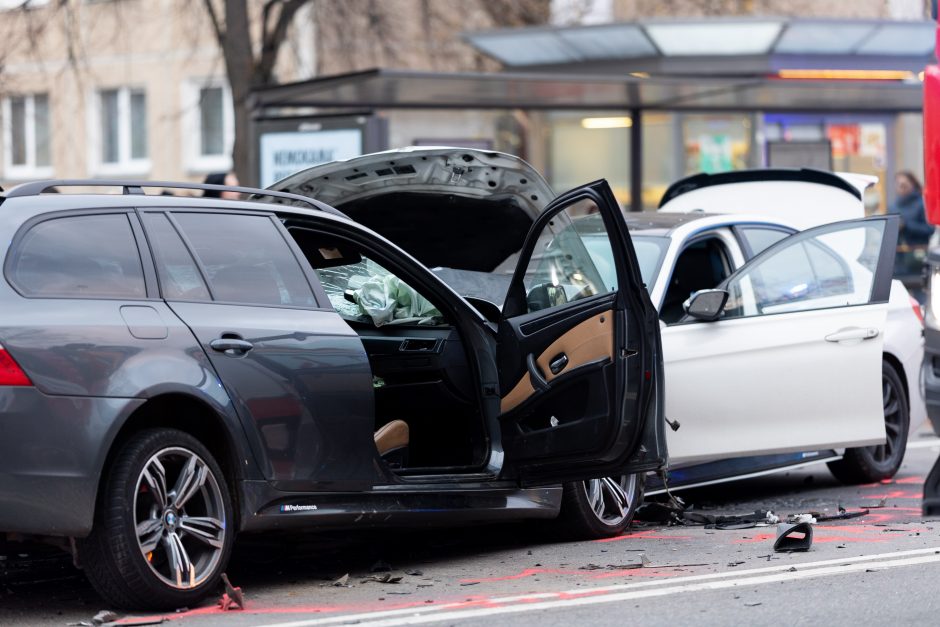 Vilniuje susidūrė trys automobiliai, nukentėjo mažiausiai 11 žmonių