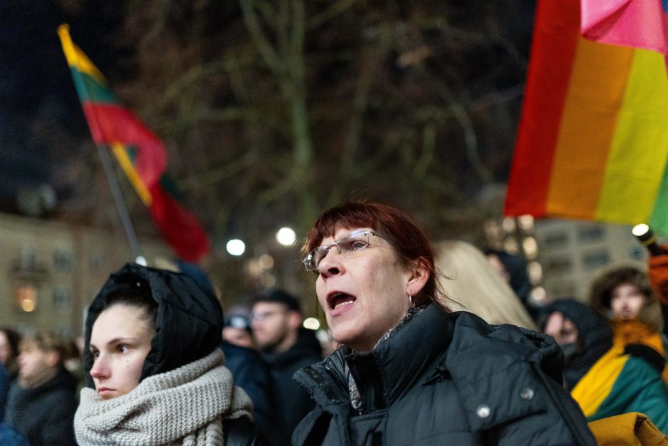 „Spaudimą palaikyti“: tūkstančiai žmonių vėl reiškė protestą koalicijai su „aušriečiais“