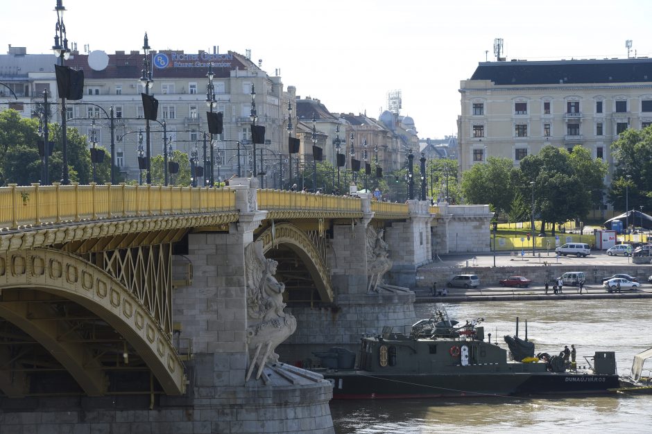 Po nelaimės Dunojaus upėje, Vengrijoje išplėsta paieška