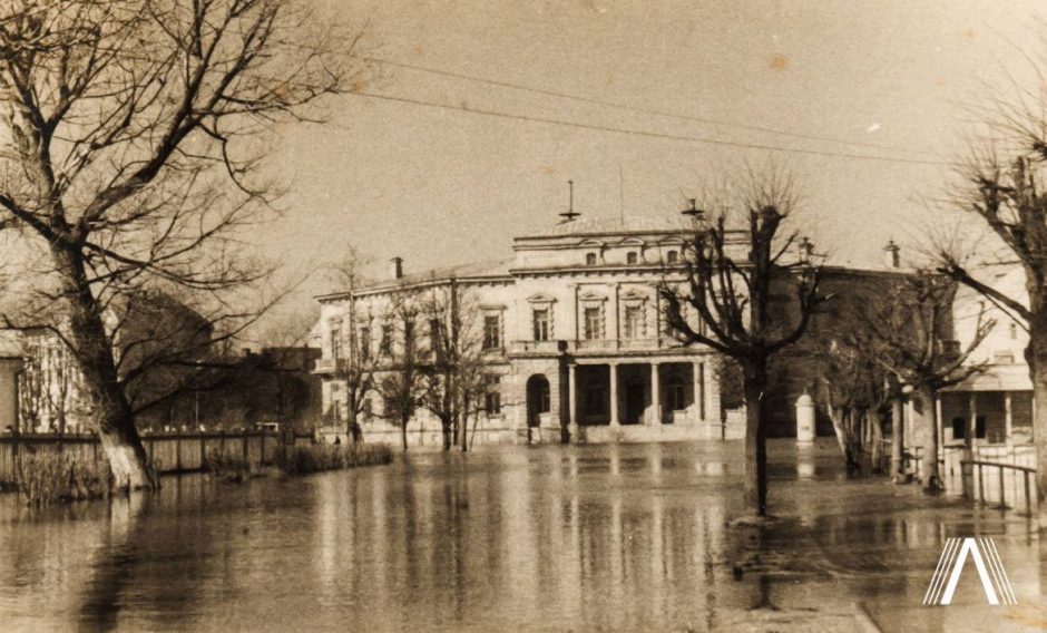 Prisimenant prieš 90 metų potvynį Vilniuje: tarp vandens ir Žaliojo tilto – vos 30 cm tarpas