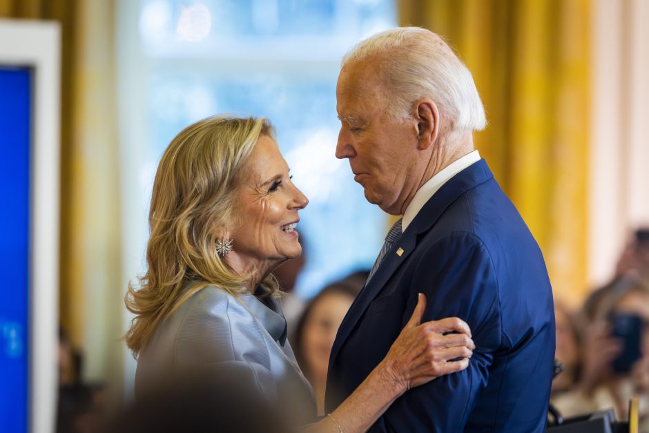 Bidenai atskleidė tapsiantys proseneliais