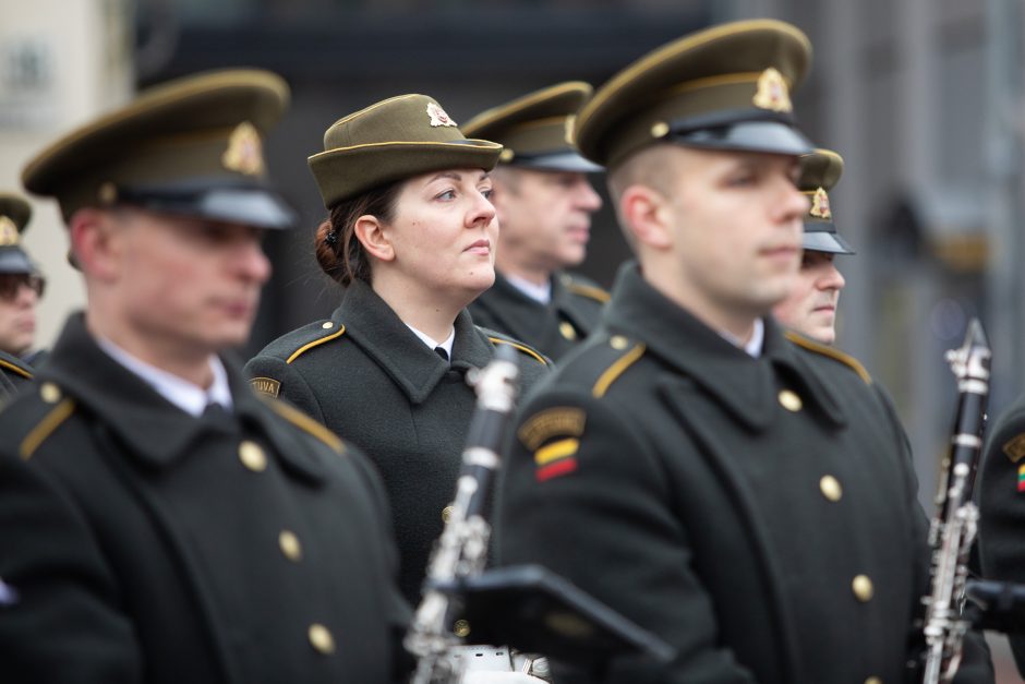 Vilnius mini 702-ąjį gimtadienį: sostinėje vyko tradicinė vėliavų pakėlimo ceremonija