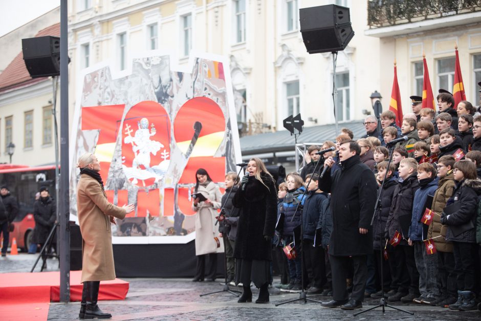 Vilnius mini 702-ąjį gimtadienį: sostinėje vyko tradicinė vėliavų pakėlimo ceremonija