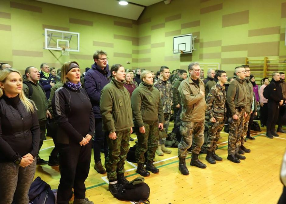 Į nakties tamsą partizanų takais traukė šimtai žygeivių