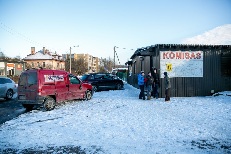 Avarijos Kaune: mašinos virto ir ant šono, ir ant stogo