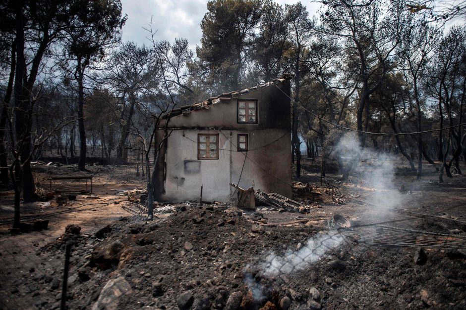 Pražūtingi gaisrai Graikijoje: nelaimės aukų padaugėjo iki 79