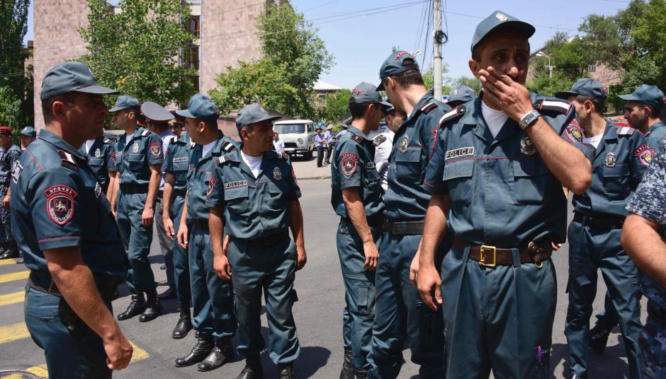 Neramumai Armėnijoje: Jerevane įkaitais paimti policininkai