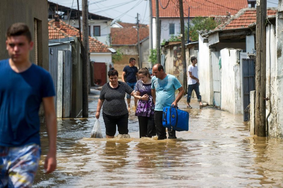 Makedonijoje galinga audra pražudė mažiausiai 20 žmonių