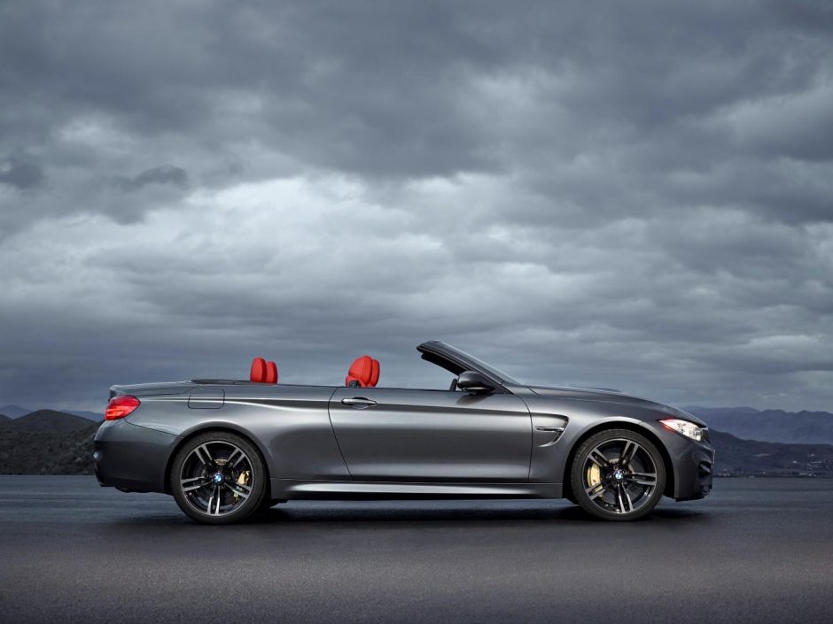 Sportinis „BMW M4“ kabrioletas verčia naują „M“ automobilių istorijos puslapį