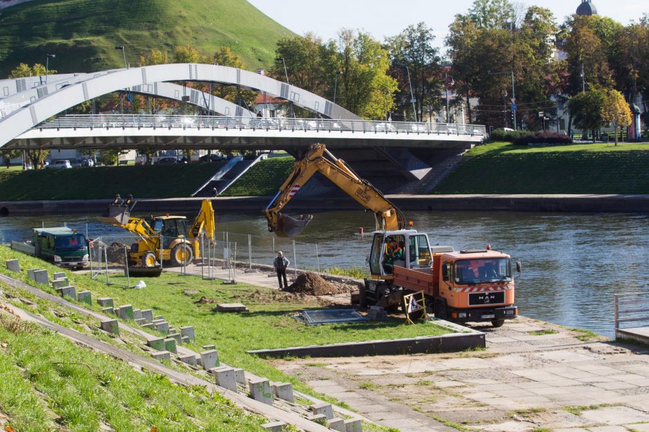 Pradėti Neries krantinės dangos tvarkymo darbai