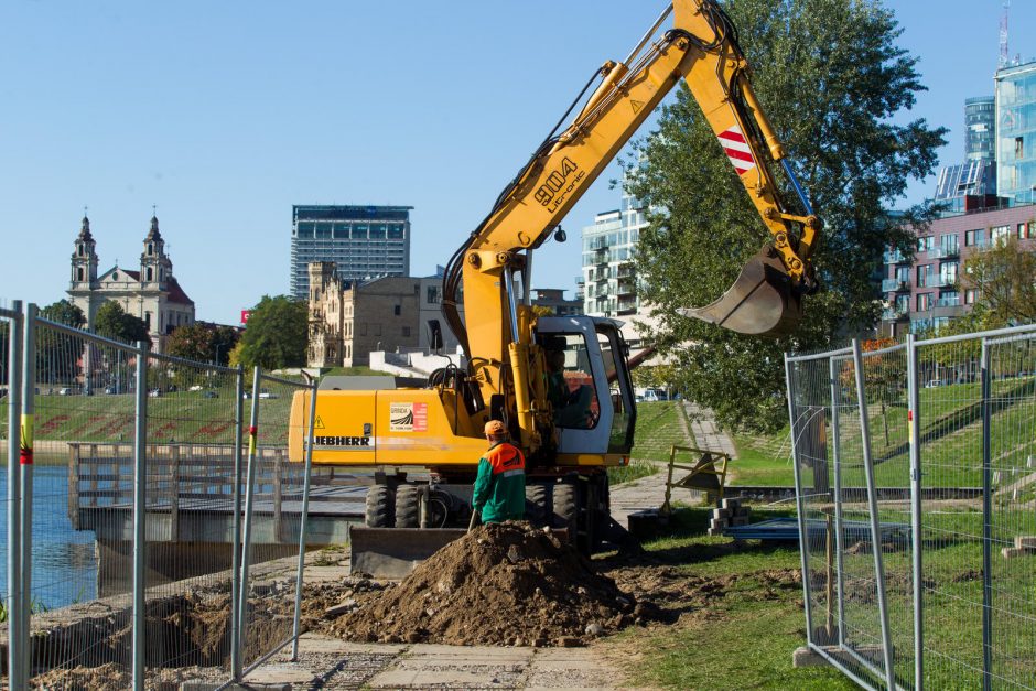 Pradėti Neries krantinės dangos tvarkymo darbai