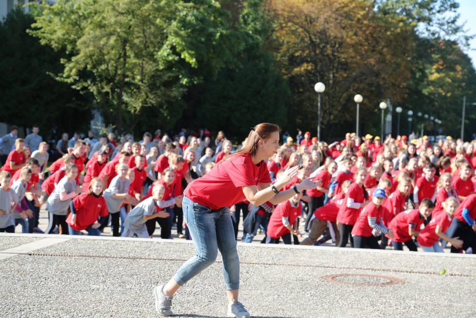 LSU masiniame šokyje – daugiau kaip 700 dalyvių