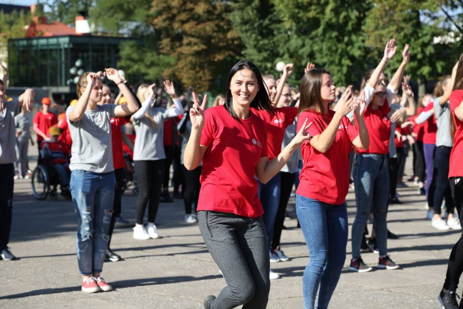 LSU masiniame šokyje – daugiau kaip 700 dalyvių