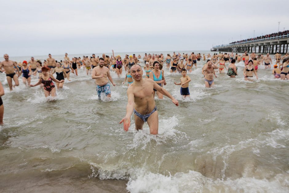 Į Baltiją panėrė maždaug šimtas sveikuolių