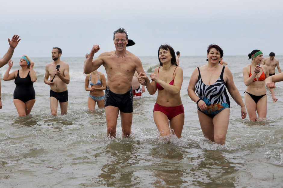 Į Baltiją panėrė maždaug šimtas sveikuolių