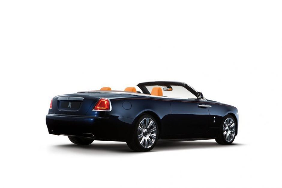 „Rolls-Royce“ pristatė „seksualiausią“ modelį – prabangų kabrioletą „Dawn“