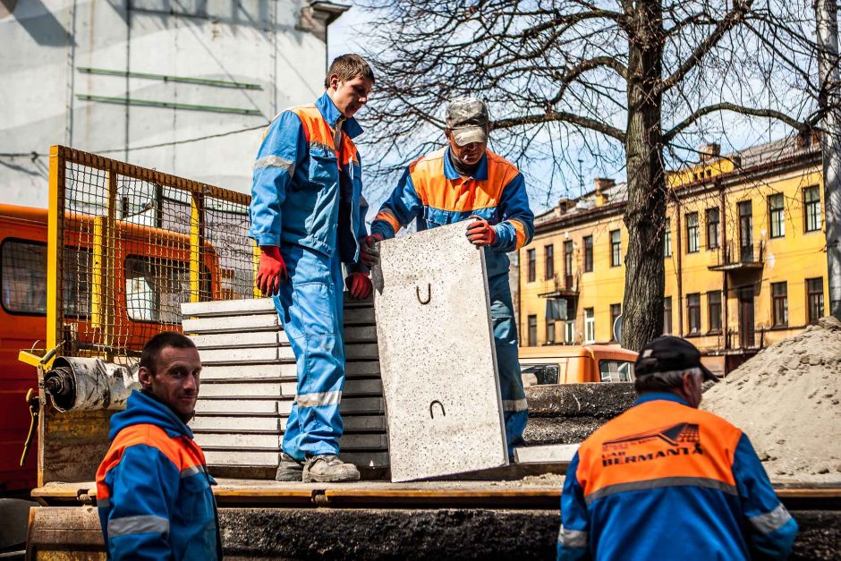 45 tūkst. litų – už plyteles, kurias netrukus vėl reikės keisti?