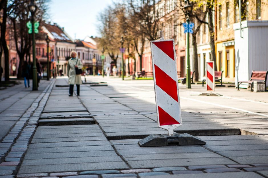 45 tūkst. litų – už plyteles, kurias netrukus vėl reikės keisti?