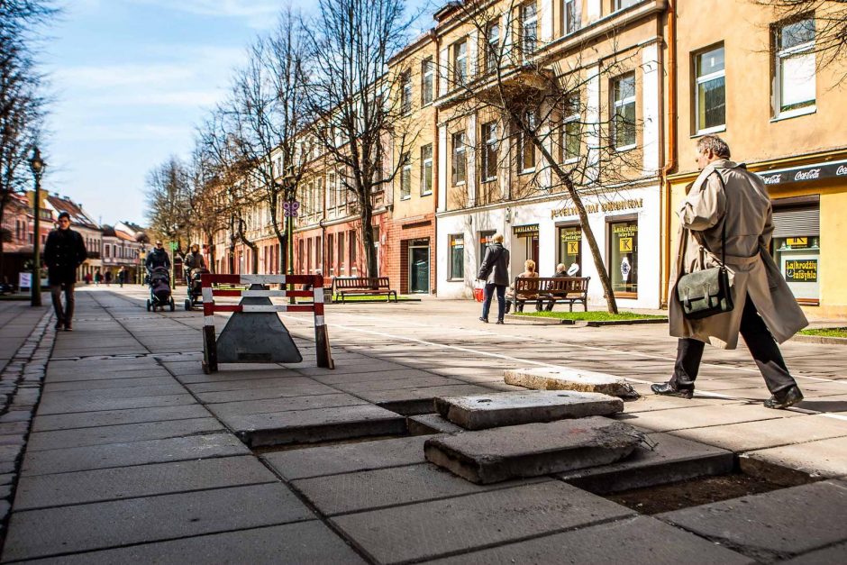 45 tūkst. litų – už plyteles, kurias netrukus vėl reikės keisti?