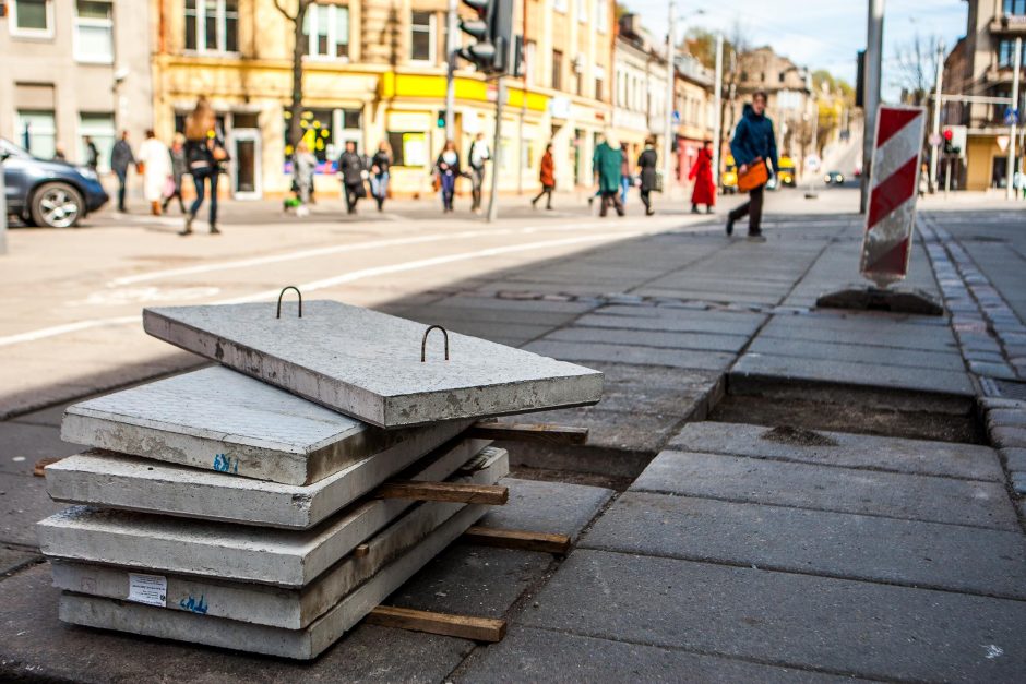 45 tūkst. litų – už plyteles, kurias netrukus vėl reikės keisti?