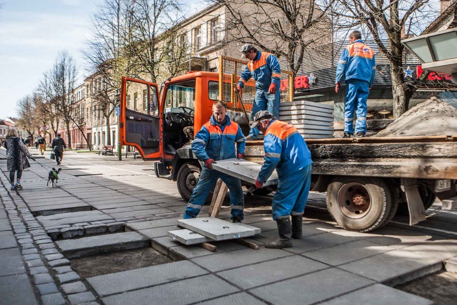 45 tūkst. litų – už plyteles, kurias netrukus vėl reikės keisti?